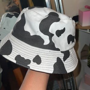 Bucket hat